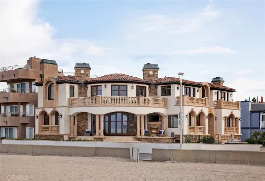 Dom w Hermosa Beach, California 10936835