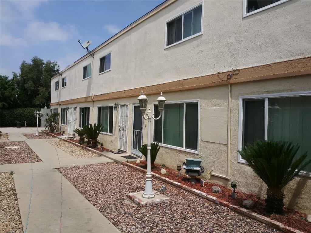 Квартира в Gardena, California 10936952
