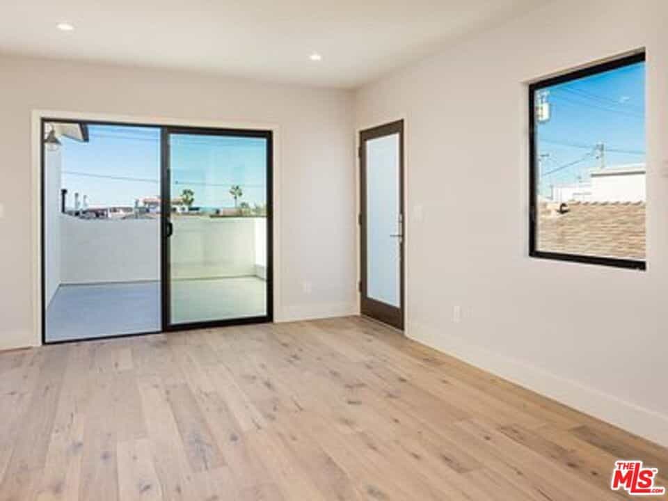 Condominium in Hermosa Beach, California 10936955