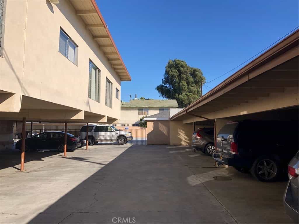 Condominium in Gardena, California 10936975