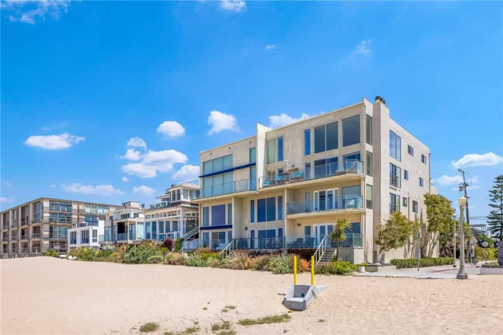 Condominium in Marina del Rey, California 10937022