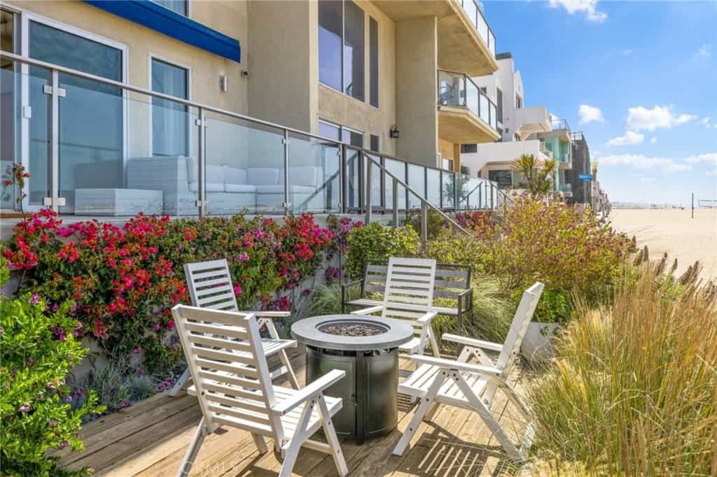 Condominium in Marina del Rey, California 10937022