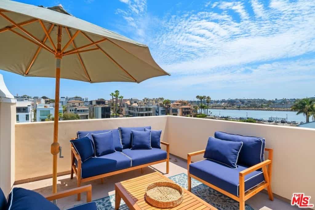 Condominium in Marina del Rey, California 10937160