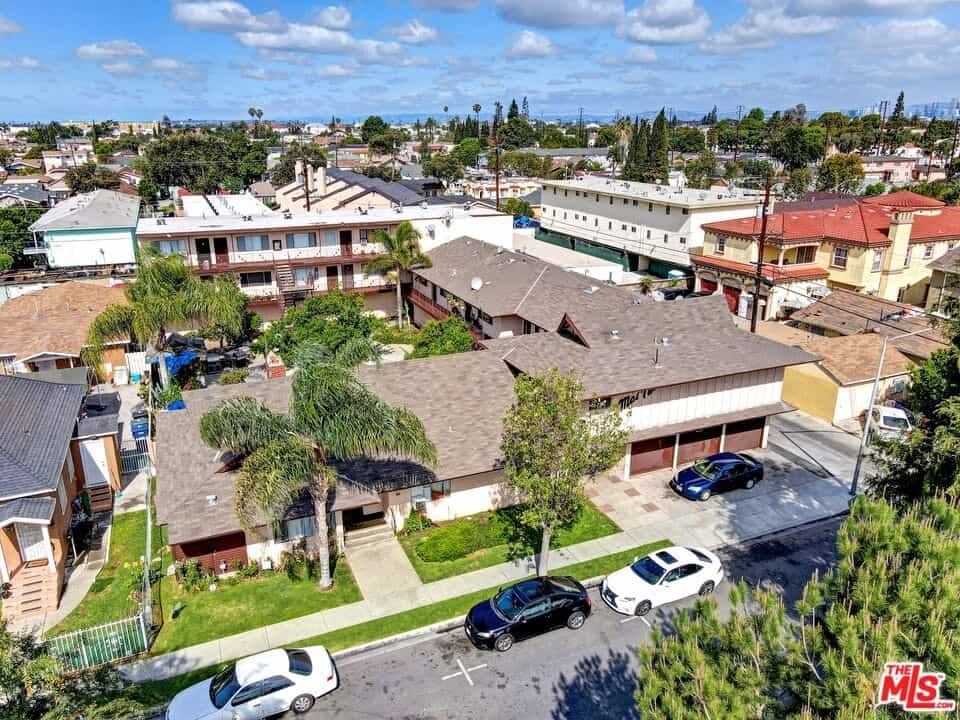 Condominium in Huntington Park, California 10937386