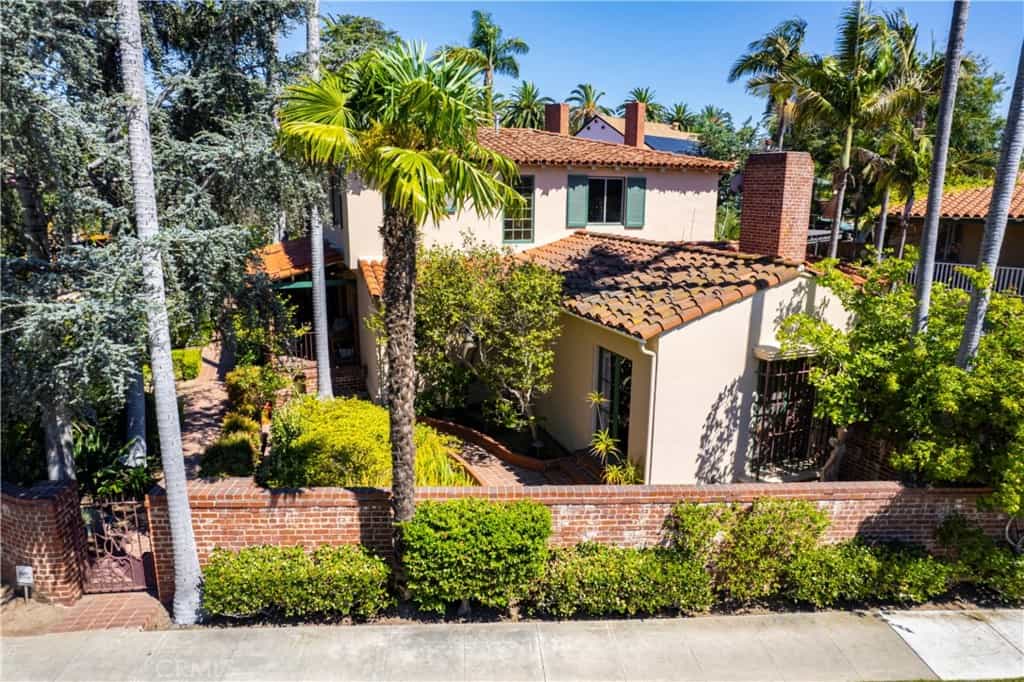 House in California Heights, California 10937440