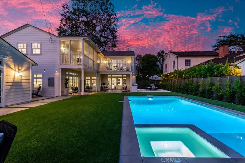 House in Long Beach, California 10937474