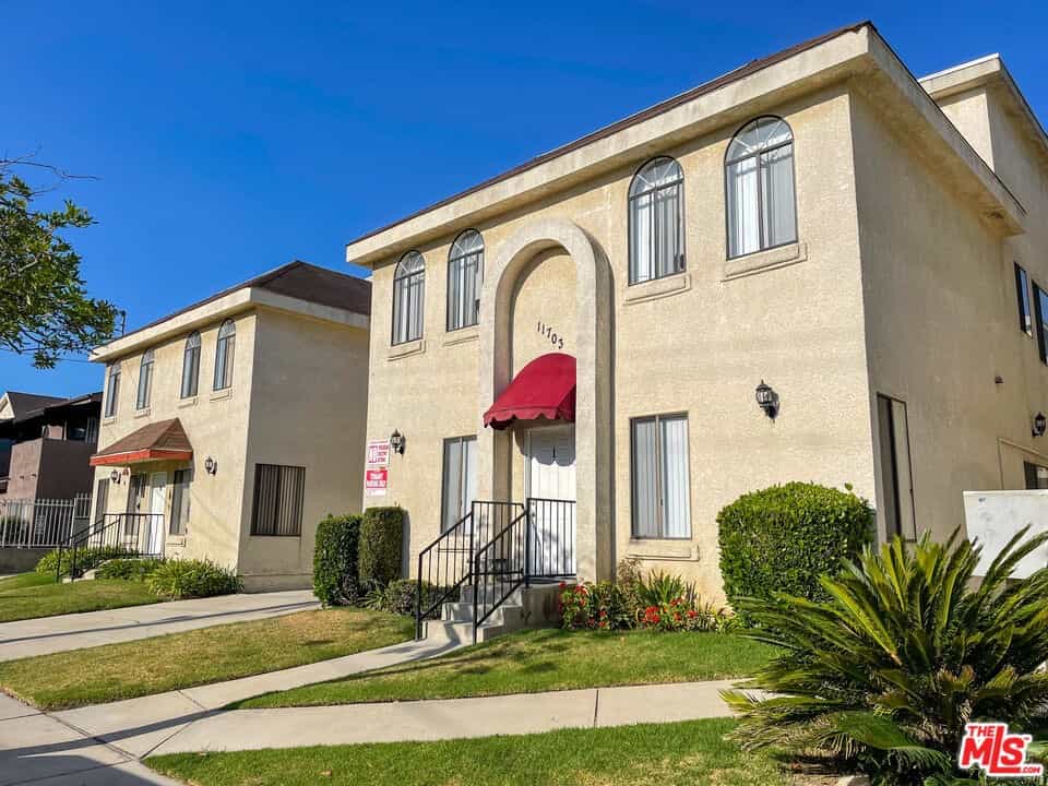 Condominium in Hawthorne, California 10937541