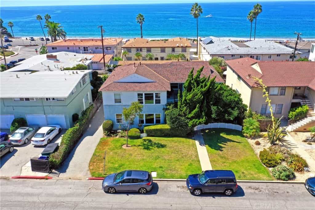 Condominium in Redondo Beach, California 10937591