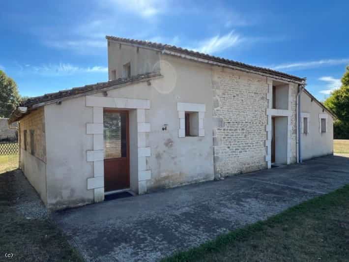 House in Villefagnan, Nouvelle-Aquitaine 10937664