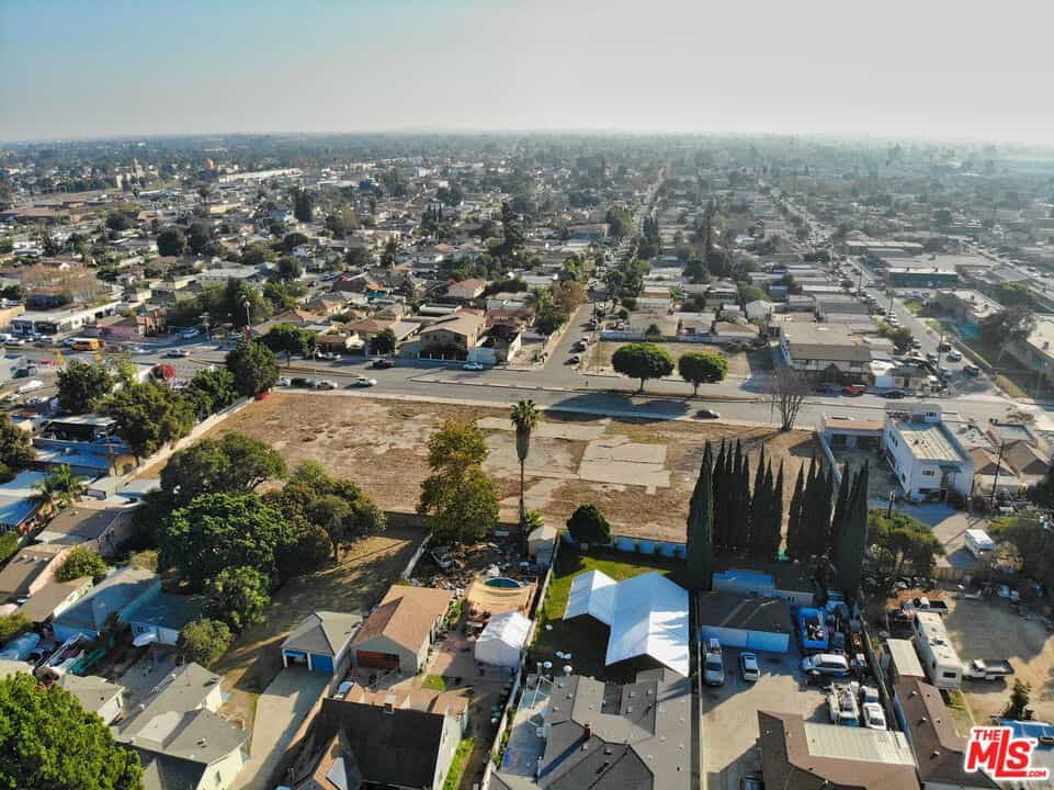 Condominium in Compton, California 10937810