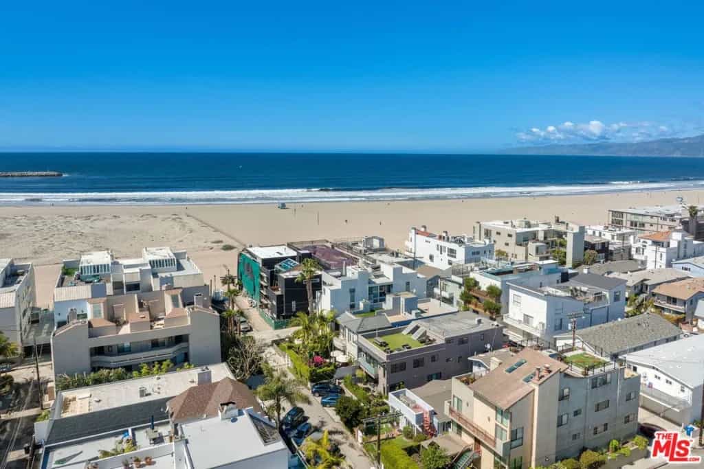Condominium in Marina del Rey, California 10937915