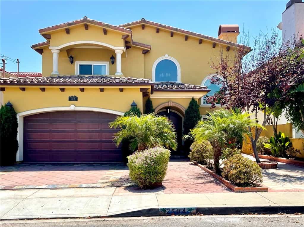 жилой дом в Редондо Бич, Калифорния 10938318