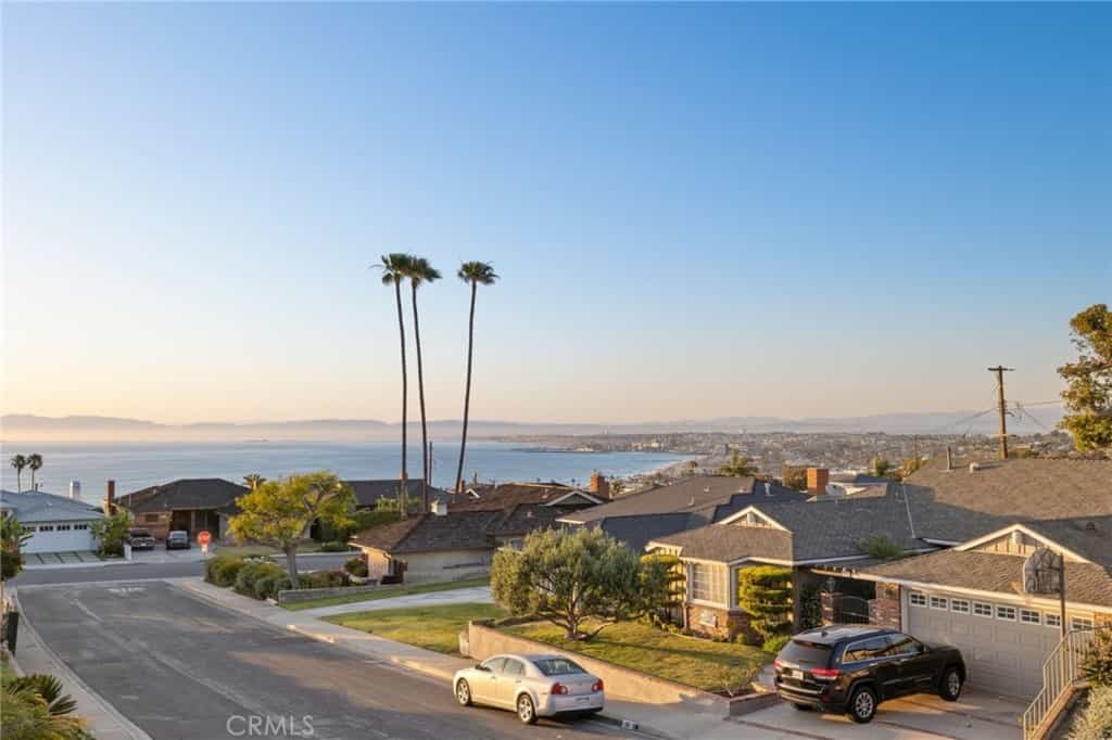 公寓 在 Redondo Beach, California 10938339