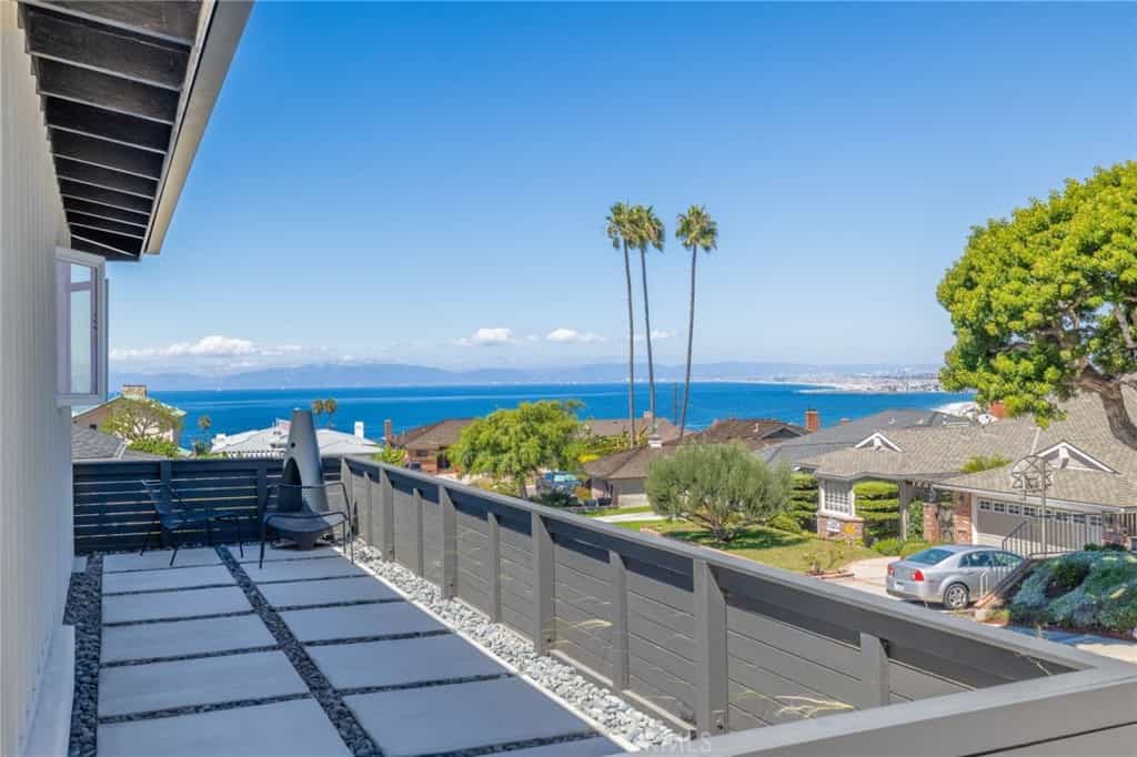 Condominium in Redondo Beach, California 10938339