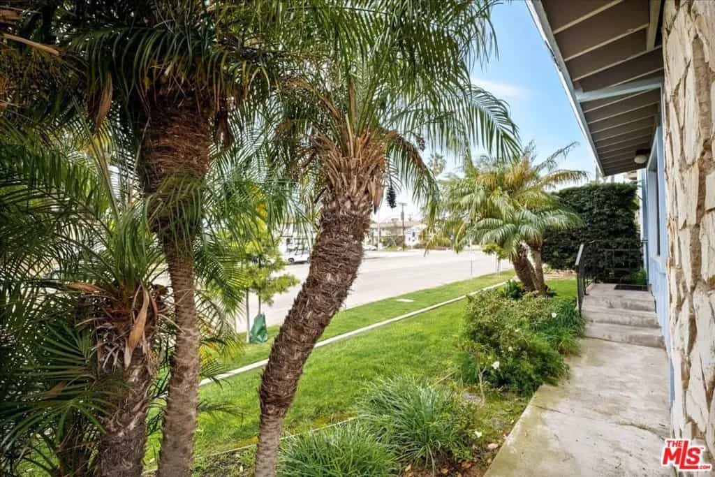 Condominium in Playa Vista, California 10938350
