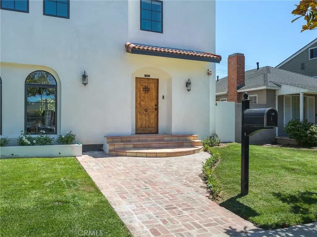 House in Playa Vista, California 10938371