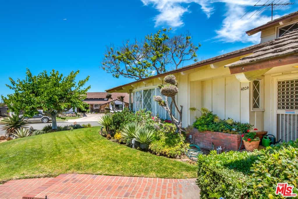 Condominium in View Park-Windsor Hills, California 10938395