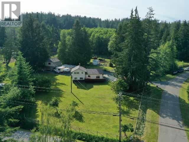жилой дом в Powell River, British Columbia 10938767