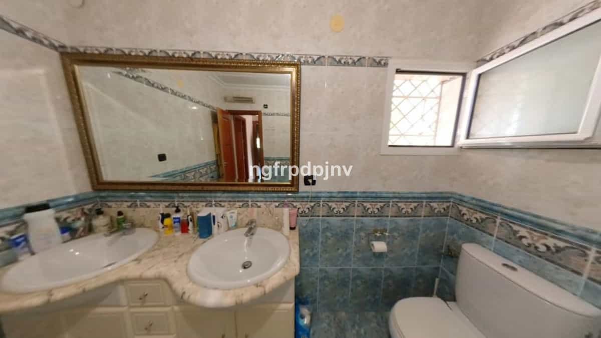 σπίτι σε Fuengirola, Andalucía 10939207