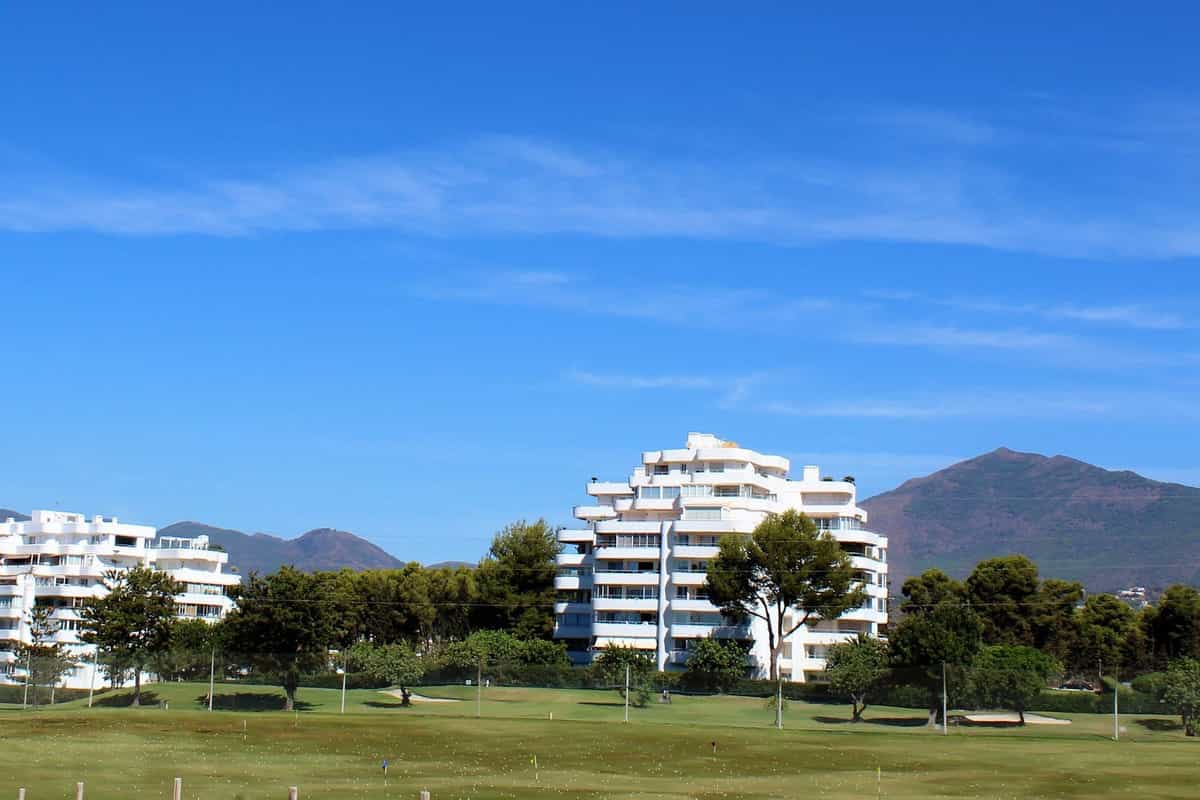 Condominium in San Pedro de Alcantara, Andalusia 10939914