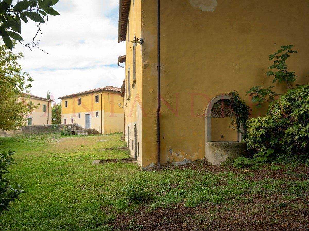 rumah dalam Crespina, Tuscany 10939929