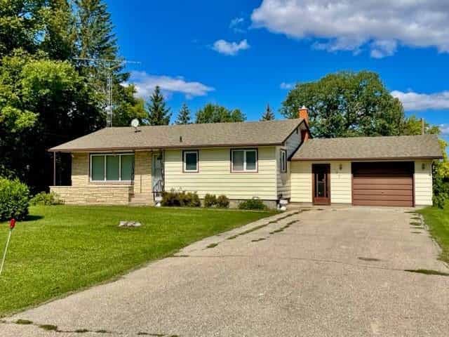 House in Tyndall, Manitoba 10940037