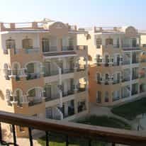 Condominium in Ad Dab`iyah, Al Uqsur 10940228