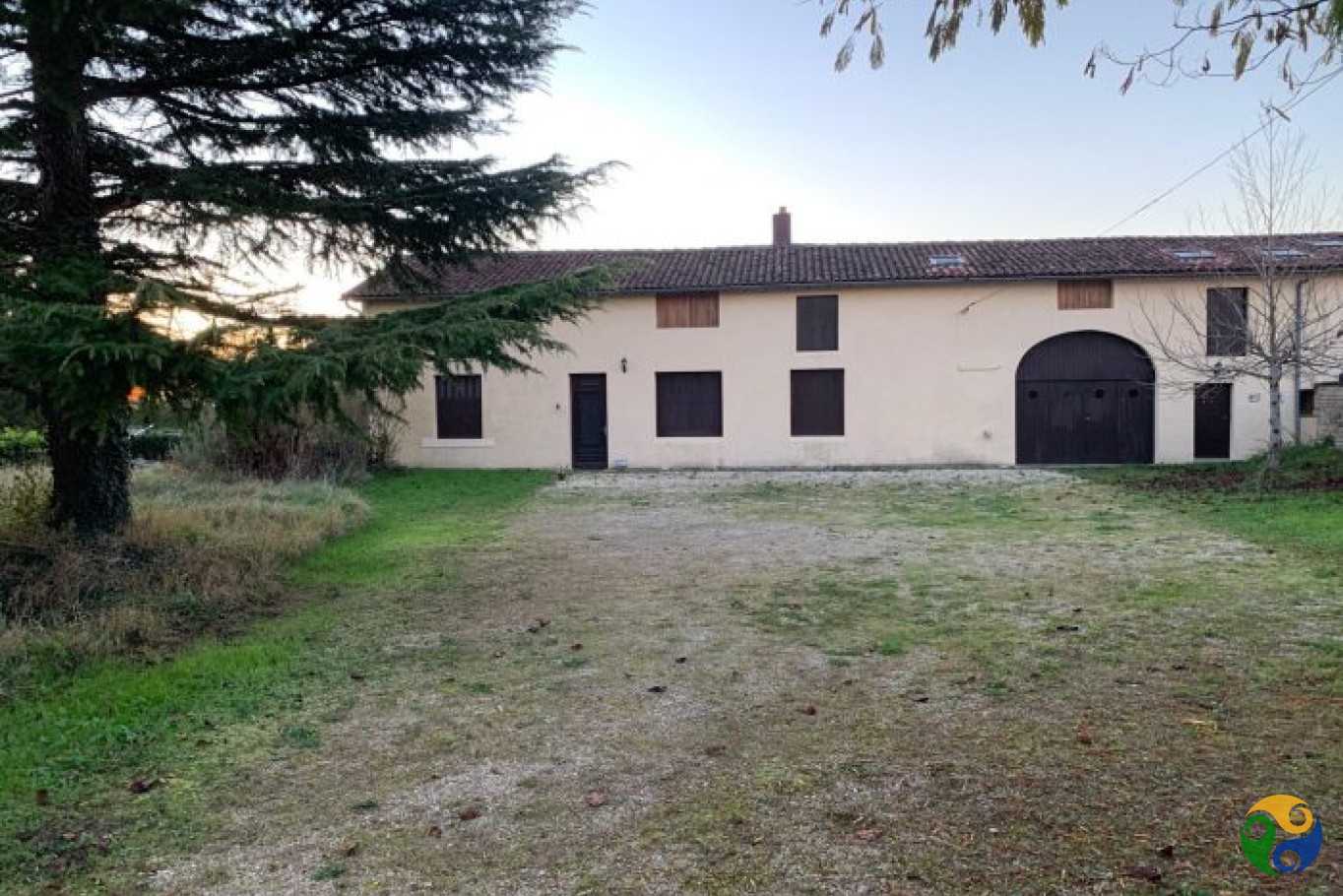 House in Raix, Nouvelle-Aquitaine 10940291