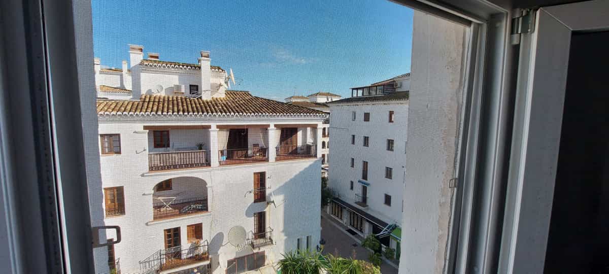 公寓 在 Puerto de la Duquesa, Andalusia 10940905