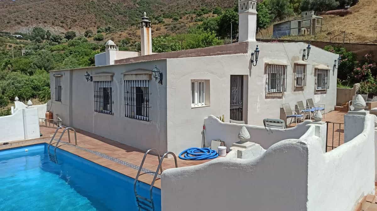 rumah dalam Estepona, Andalusia 10941344