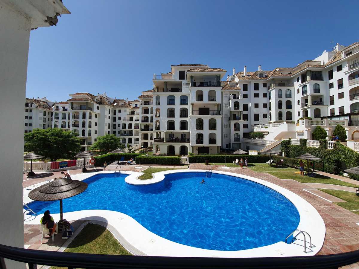 Condominium in Castillo de Sabinillas, Andalusia 10941405