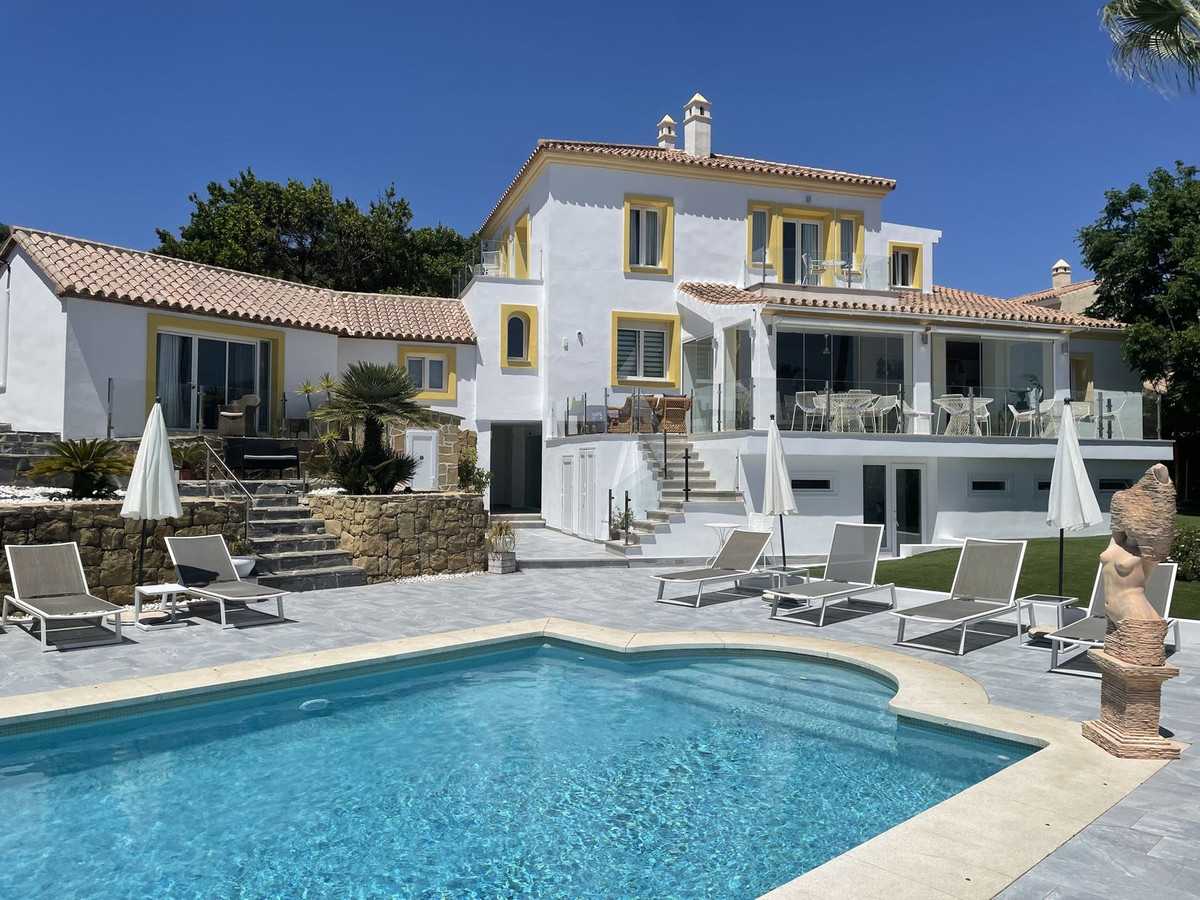 Huis in Puerto de la Duquesa, Andalusia 10941429