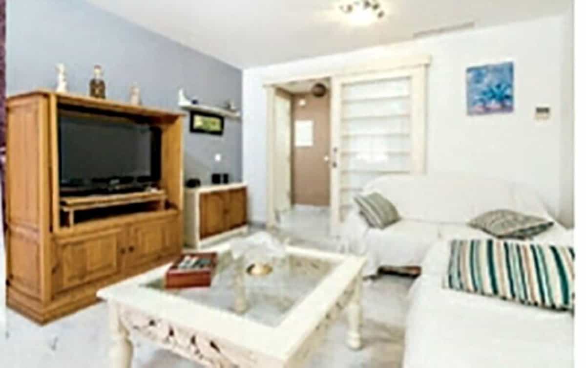 Квартира в Estepona, Andalusia 10941533