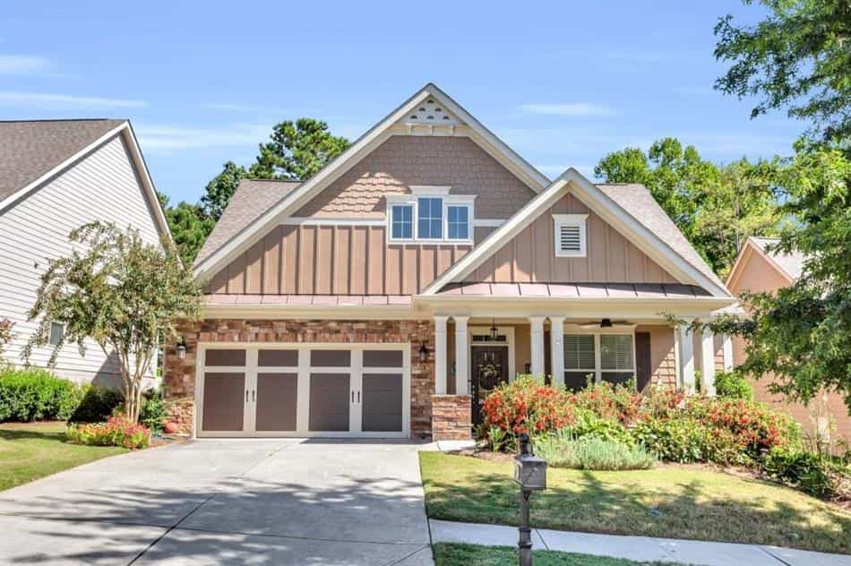 House in Flowery Branch, Georgia 10941597