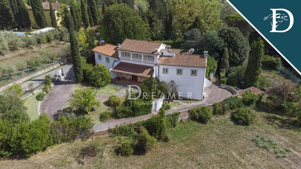 بيت في Lucca, Tuscany 10941635