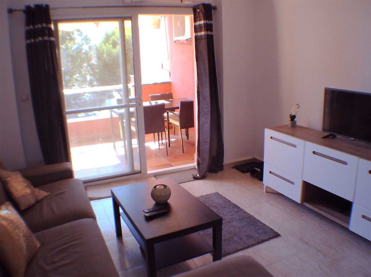 公寓 在 阿羅約德拉米爾, 安達盧西亞 10941774