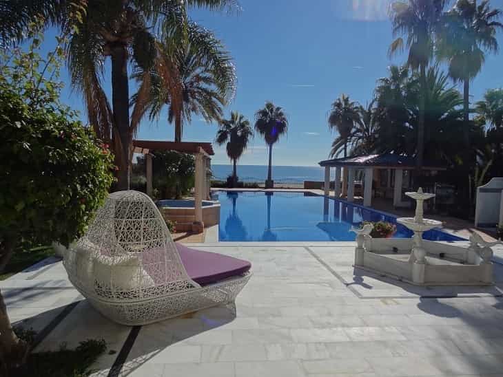 House in Estepona, Andalusia 10942037