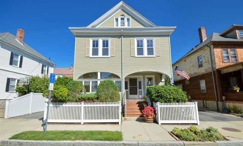 House in Westview Park, Massachusetts 10942054