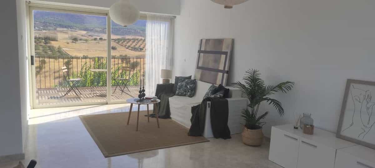 Condominium in Alhaurin de la Torre, Andalusia 10942540