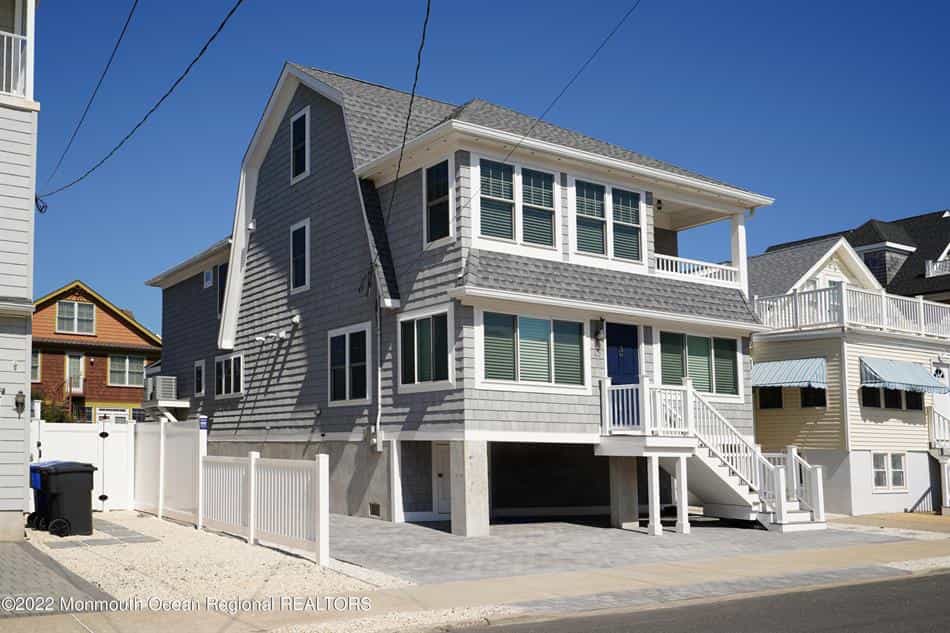 House in Normandy Beach, New Jersey 10942557