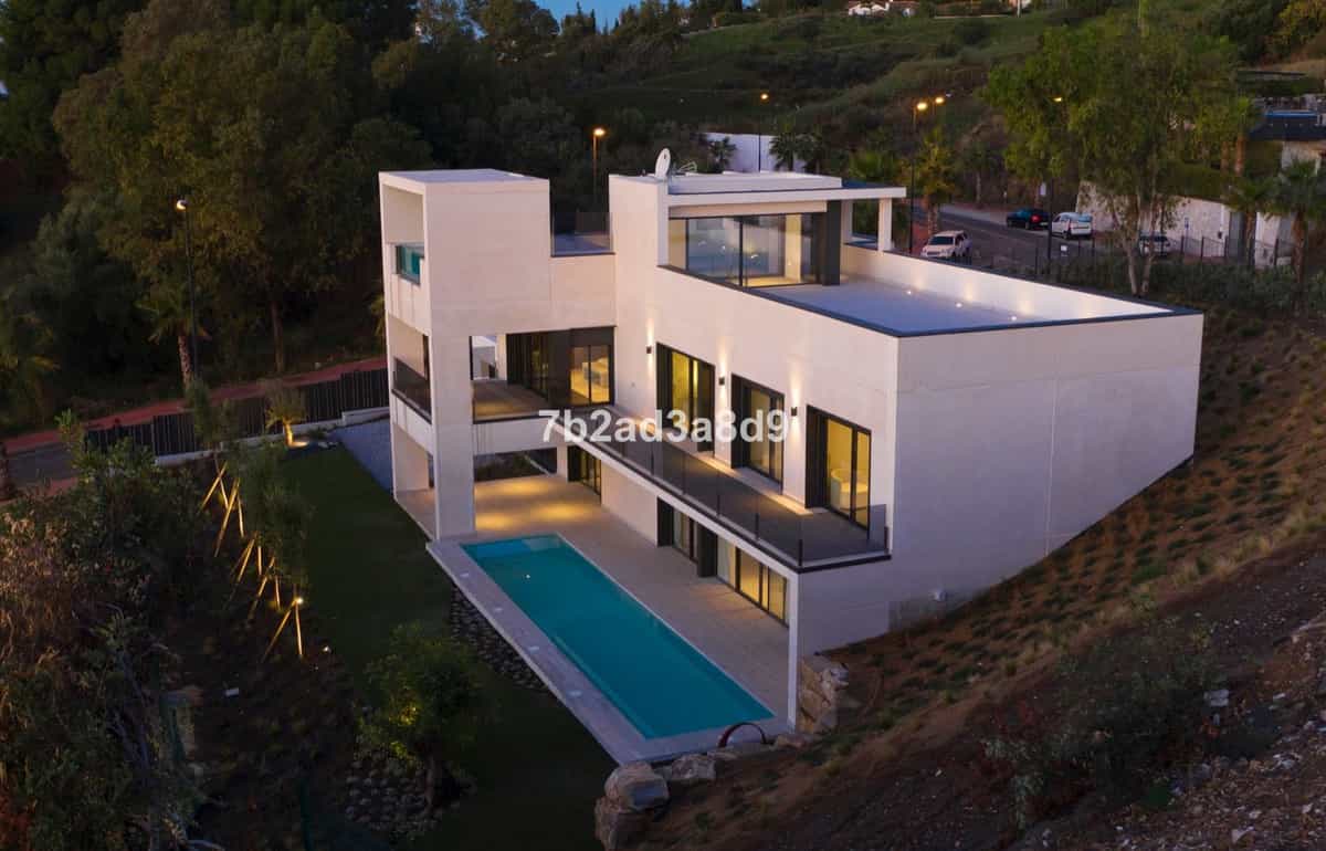 House in Benalmadena, Andalusia 10942696