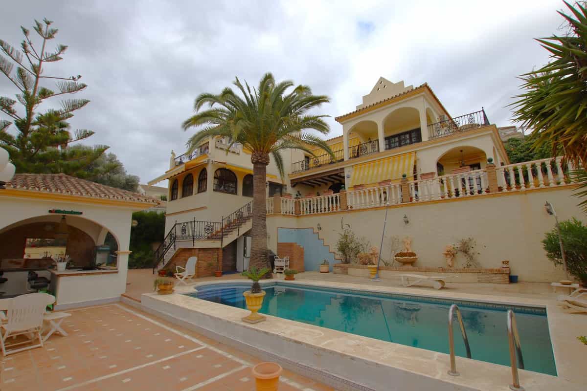 rumah dalam Fuengirola, Andalusia 10942740