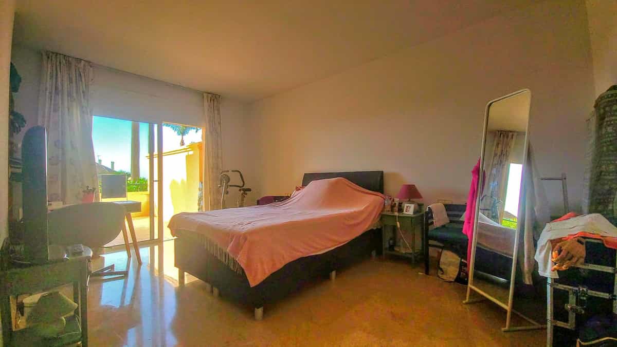 Condominium dans Marbella, Andalusia 10942820