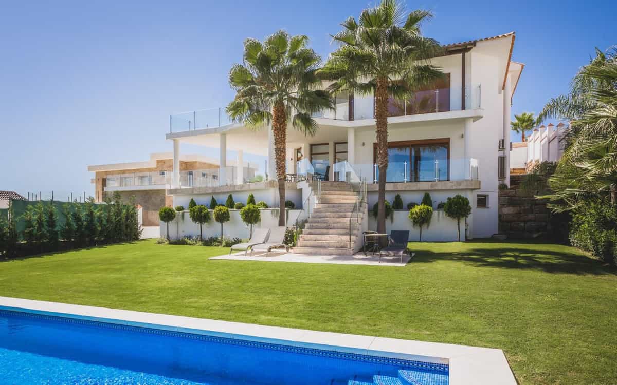 House in Benahavis, Andalusia 10942853