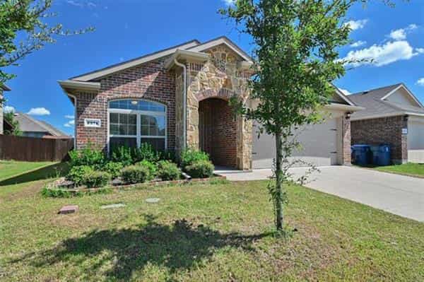 House in Travis Ranch, Texas 10942981