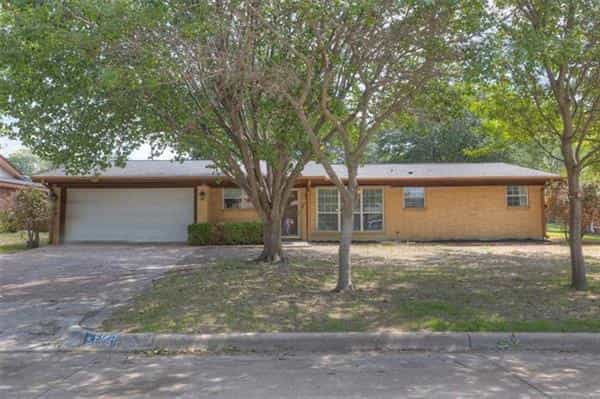 Hus i Edgecliff Village, Texas 10943005