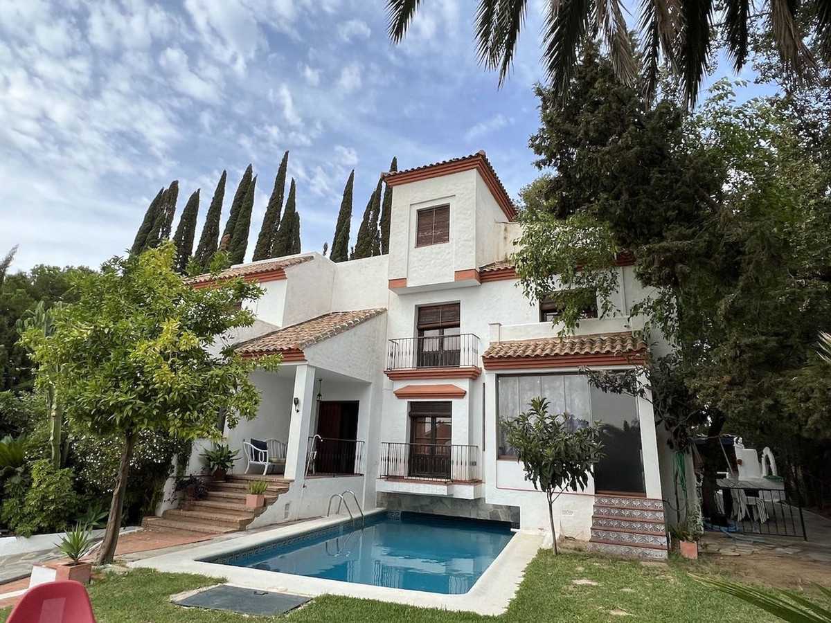 rumah dalam Estepona, Andalusia 10943059