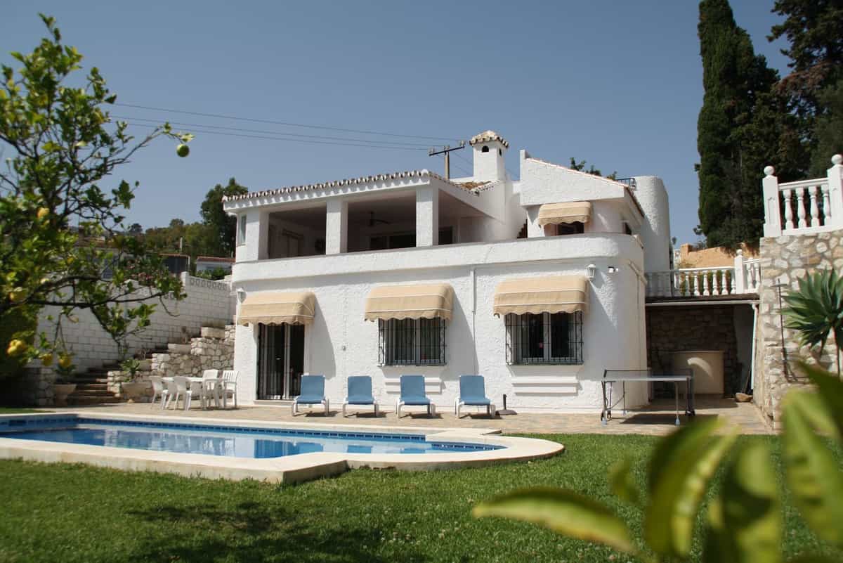 House in Benalmadena, Andalusia 10943065