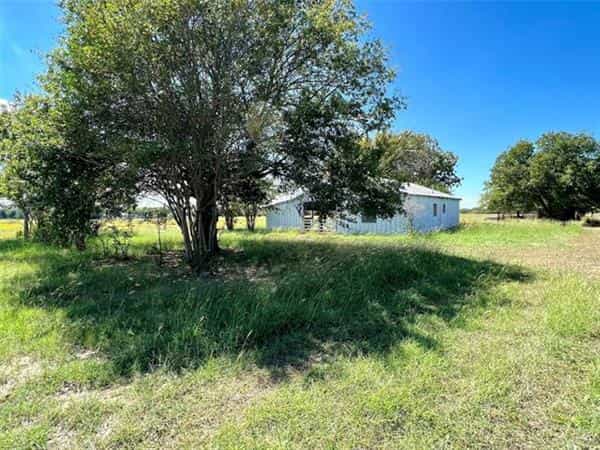 House in Roddy, Texas 10943066