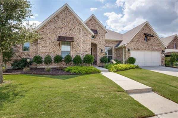 House in Oak Point, Texas 10943330
